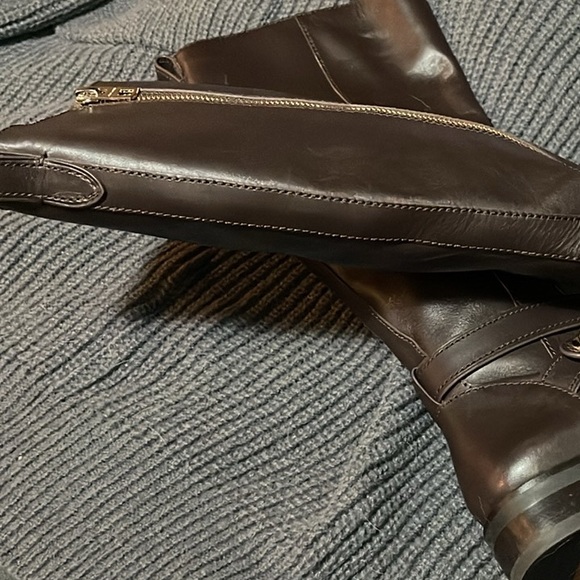 Coach Brown Leather Tall Boots. đź’‹FINAL SALE PRICEđź’‹ - Picture 3 of 7
